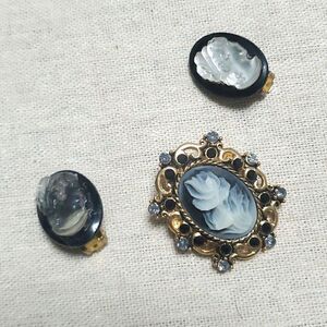 Vintage Cameo Brooch Earrings Set